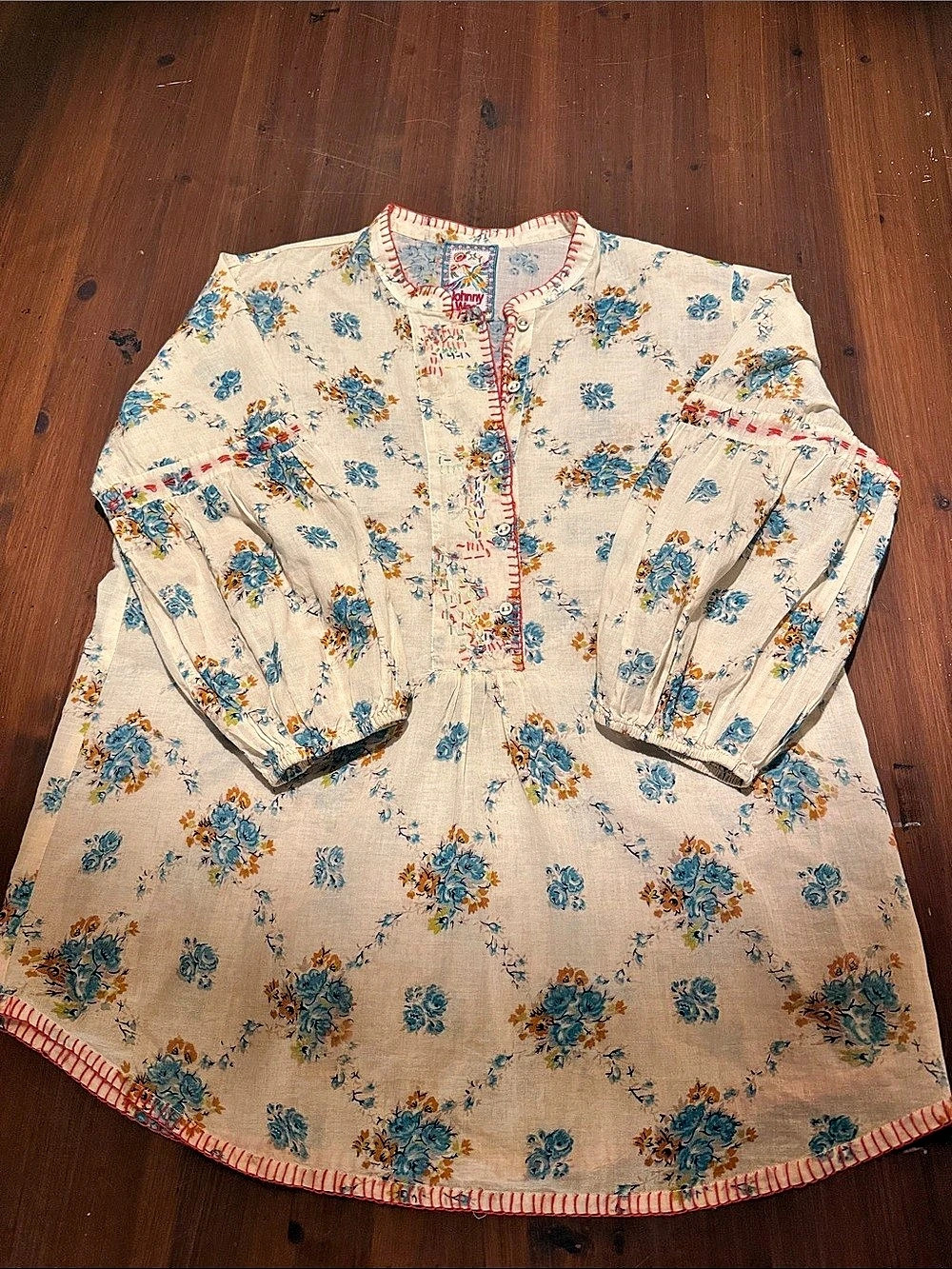 Johnny Was Floral Embroidered Tunic in Cream & Blue Size Small